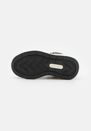Levis New Peak (VPEA0002S-0040)
