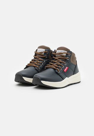 Levis New Peak (VPEA0002S-0040)