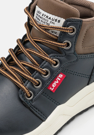 Levis New Peak (VPEA0002S-0040)